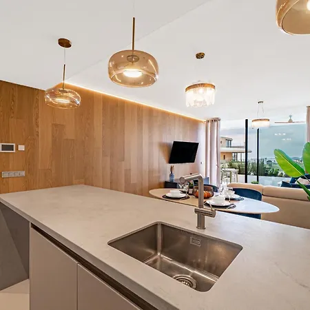 Sea View Luxury At Your Fingertips Daire Fuengirola